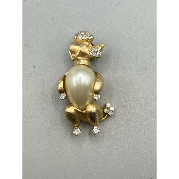 Vintage Trifari Poodle Brooch Pin Faux Pearl Belly & Rhinestones Gold Tone - Picture 2 of 7